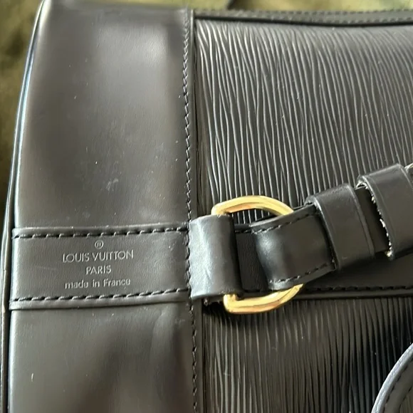 LOUIS VUITTON Randonnee Shoulder Bag 🖤🖤AR0948 EUC 🖤🖤